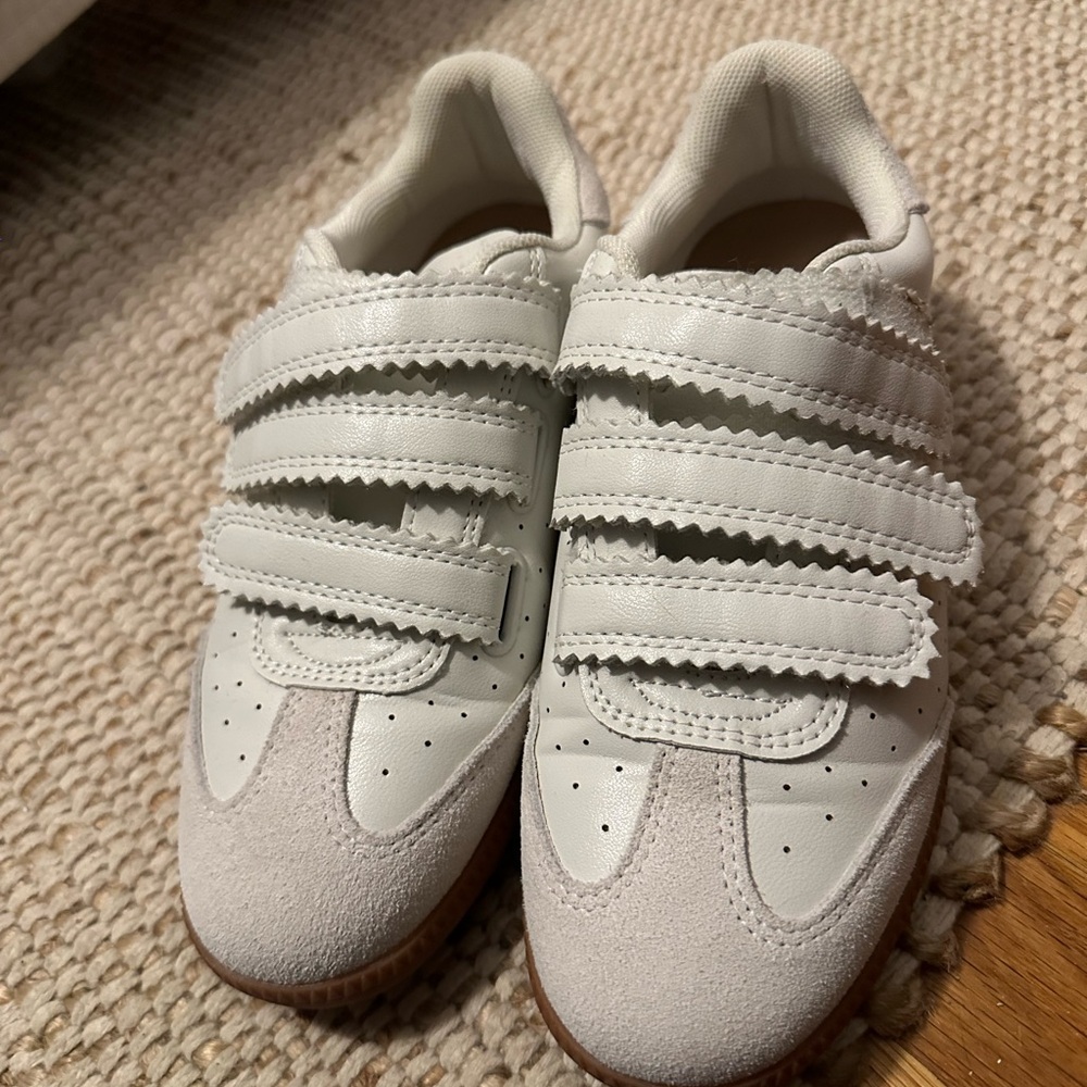 Steve Madden Momentum White Triple Strap Sneakers size 6.5